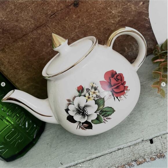 Vintage Hector Gibsons Staffordshire Teapot Tea Kettle Floral Red Rose England - Picture 3 of 8